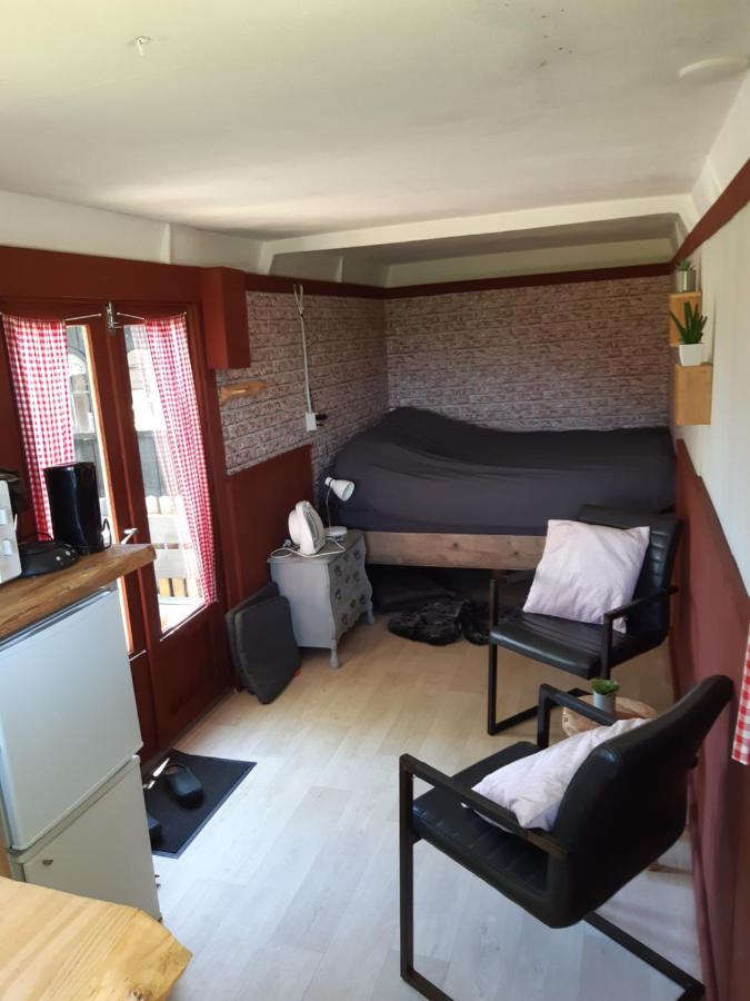 Pipowagen 'Klein Hoonhorst' Apartman Putten Kültér fotó